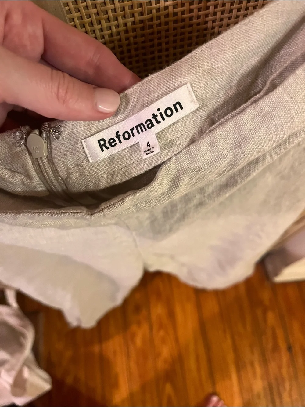 Reformation Vida Low Rise Linen Pants in size 4